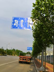 新疆道路交通标志
